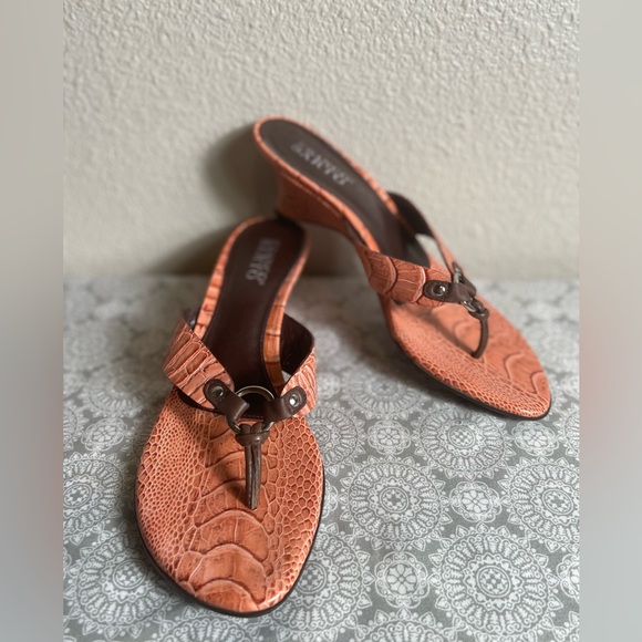 Franco Sarto Shoes - Franco Sarto~Croc-Embossed~Leather~Thong~Wedge~Sandal~Metal Ring Detail~Size 9